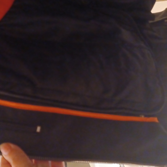 Womens black leather jacket. Size 3x but fits like a 1x - Picture 3 of 9